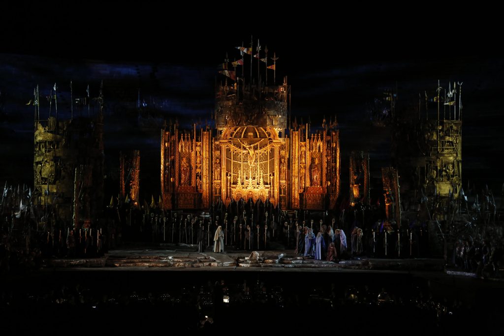 Escenografía en la "Arena de Verona de Il Trovatore".